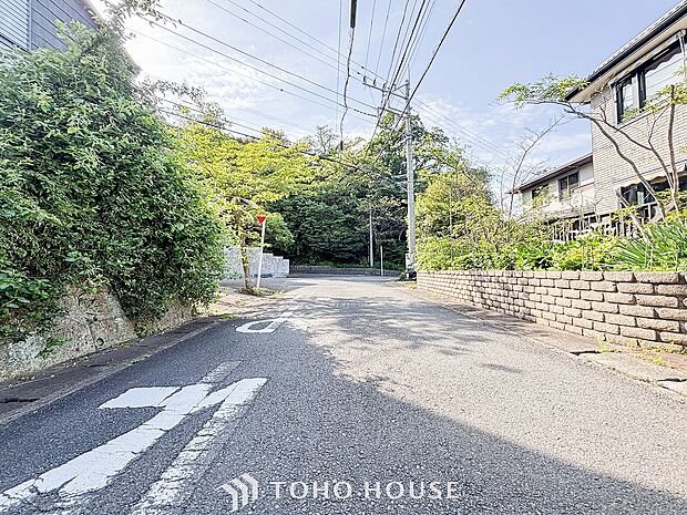 忙しく過ぎゆく日常を置き去るほど、ゆったりした時間が流れる住環境。