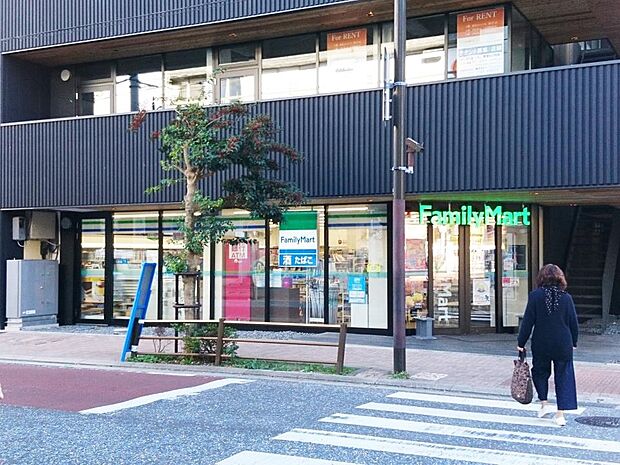 24時間営業ですので急なお買い物に便利ですね。