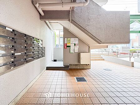 住む人や訪れる人を室内へとやさしくエスコートします。