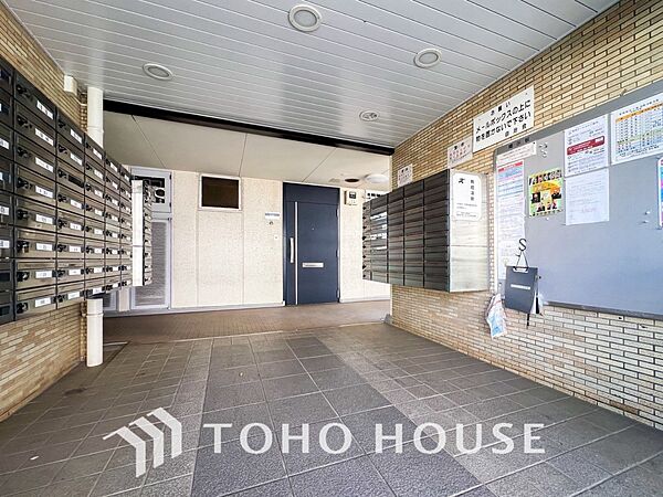 訪れるゲストや住む人を優しく迎え入れてくれる明るい空間です。