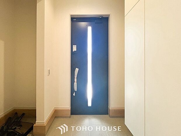 衣類だけでなく大きな荷物も収納でき、お部屋がすっきりします。