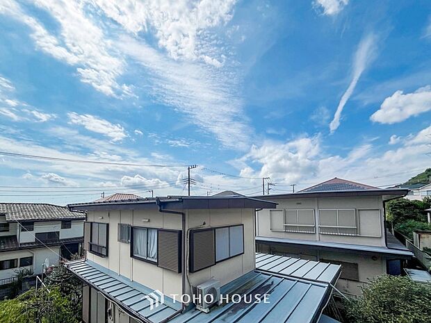 開放的で気持ちの良い眺望と青い空を満喫できます。