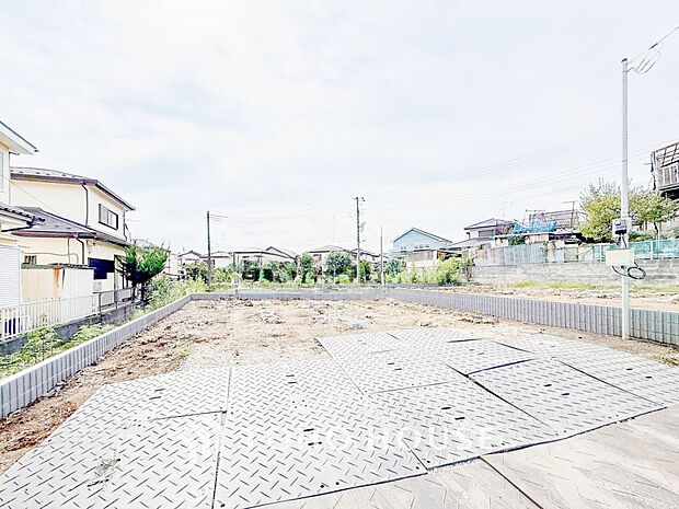 風を感じ解放感あふれる光に満ちた住まい。