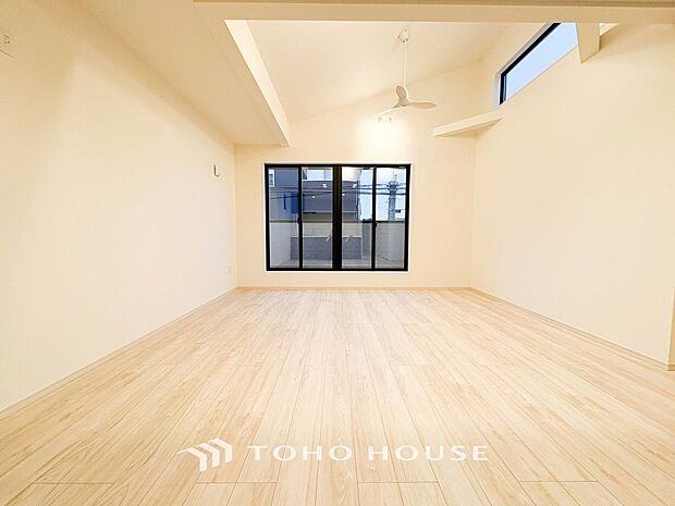 ご家族やお客様との時間など、多くの時を刻む空間。何気なく過ぎる時でさえも上質なひと時に。