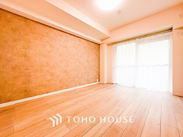 落ち着いた雰囲気に包まれた伸びやかな空間で、ゆったりと家族団らんの時間を過ごせます。