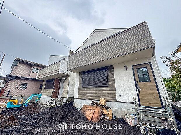 閑静な住宅街の一角、ひと時のくつろぎが生まれ、ゆっくりと愛着が育まれていきます。