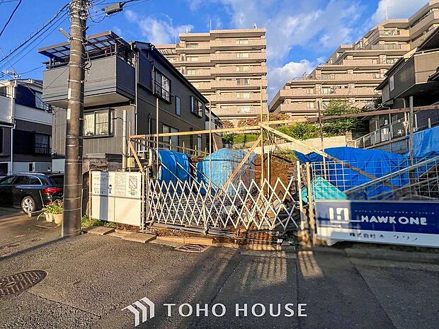 風を感じ解放感あふれる光に満ちた住まい。