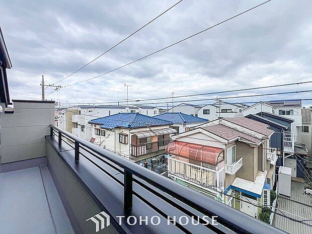 開放的で気持ちの良い眺望と青い空を満喫できます。