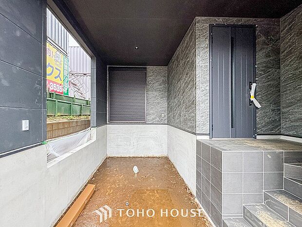 大切なお車を雨や風から守ってくれるビルトイン車庫付です。