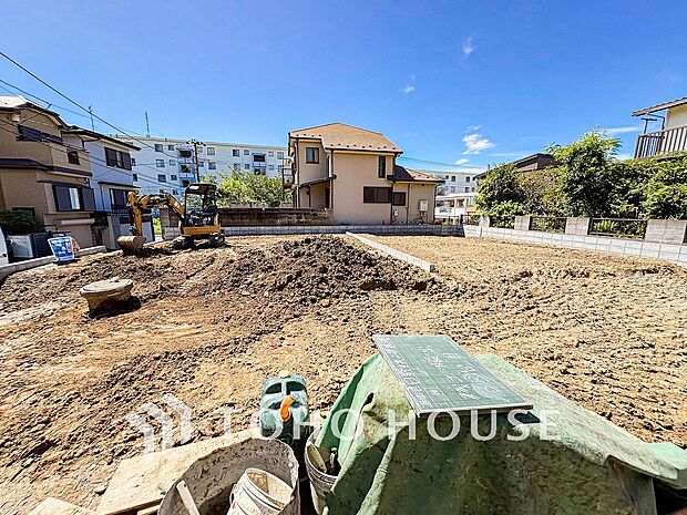 閑静な住宅街の陽当りに恵まれた土地で寛ぎに満ちた生活を。