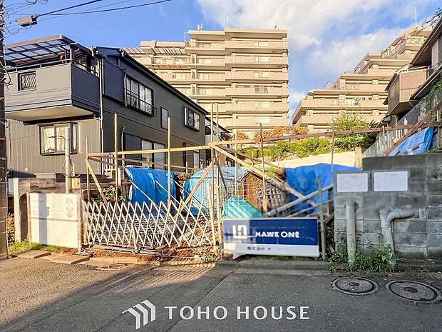 閑静な住宅街の一角、ひと時のくつろぎが生まれ、ゆっくりと愛着が育まれていきます。