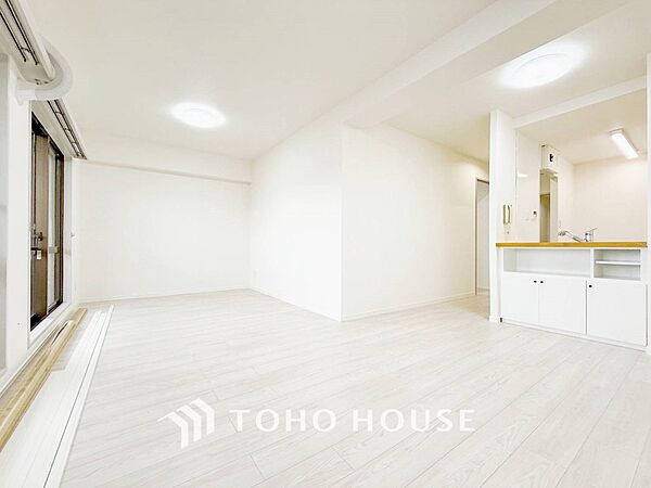 ここにはみんなが集い、食事と楽しい会話が始まるスペース。