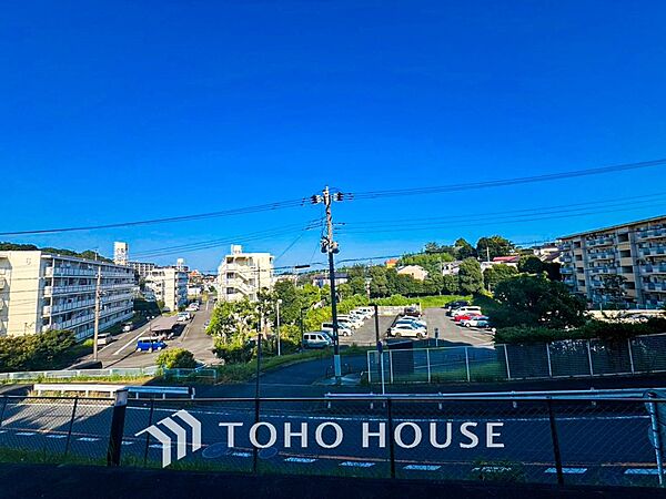 開放的で気持ちの良い眺望と青い空を満喫できます。