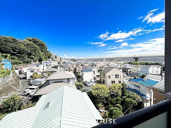 開放的で気持ちの良い眺望と青い空を満喫できます。