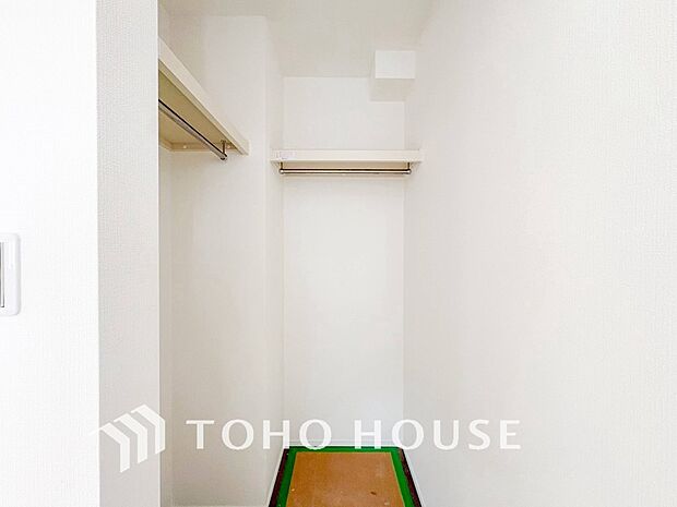 衣類だけでなく大きな荷物も収納でき、お部屋がすっきりします。
