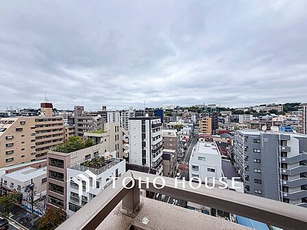 開放的で気持ちの良い眺望と青い空を満喫できます。