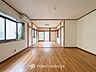 室内：光と風があふれる開放的なリビングダイニングには自然と家族みんなが集まってきます。