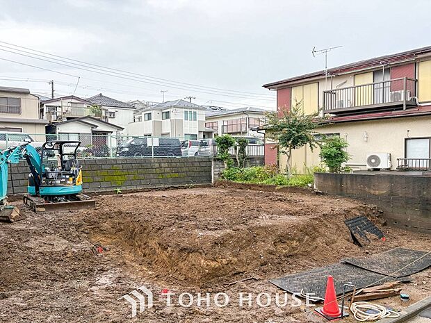 閑静な住宅街の一角、ひと時のくつろぎが生まれ、ゆっくりと愛着が育まれていきます。
