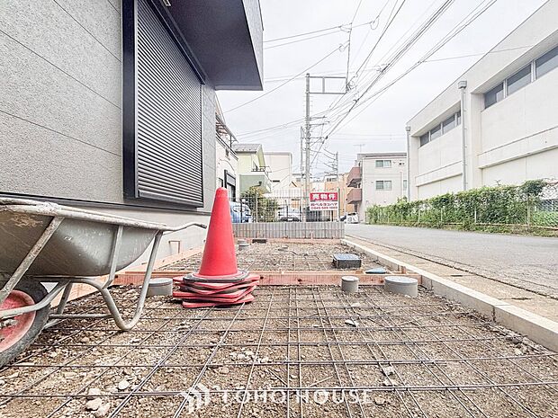 敷地内に駐車スペースがあると、日々の暮らしのをスムーズに運ぶ事が出来ます。