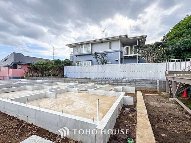 忙しく過ぎゆく日常を置き去るほど、ゆったりした時間が流れる住環境。