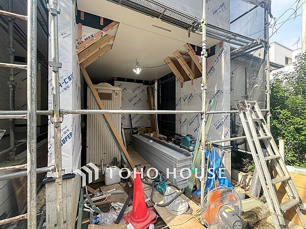 大切なお車を雨や風から守ってくれるビルトイン車庫付です。