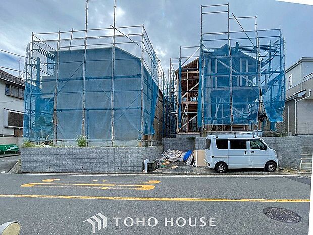 爽やかな青空の下に贅沢なほどに降り注ぐ陽光、豊かな居住性と、クオリティが見事に調和した住空間。
