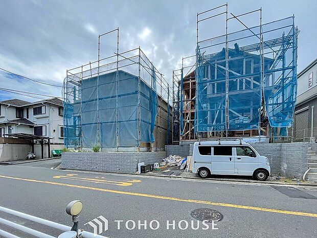 閑静な住宅街の一角、ひと時のくつろぎが生まれ、ゆっくりと愛着が育まれていきます。