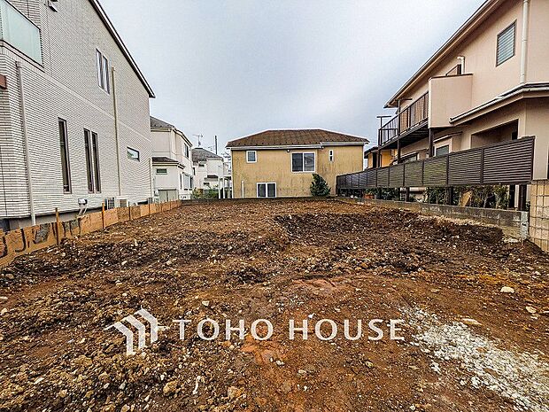 閑静な住宅街の一角、ひと時のくつろぎが生まれ、ゆっくりと愛着が育まれていきます。