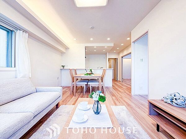 ここにはみんなが集い、食事と楽しい会話が始まるスペース。