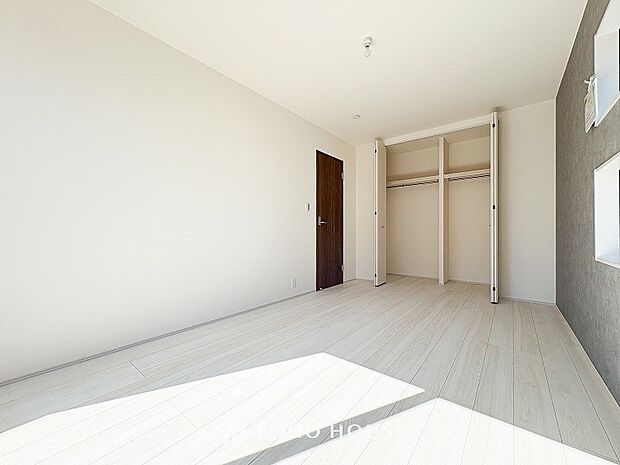 環境の良い場所にセンス良く暮らしたい、こだわりの室内には至福のシーンが繰り広げられます。