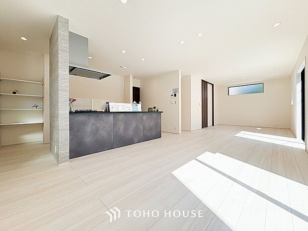 太陽の恵みを一気に受けた明るくお住まい。吹きぬける風を感じながら爽やかで風通しの良い暮らし。