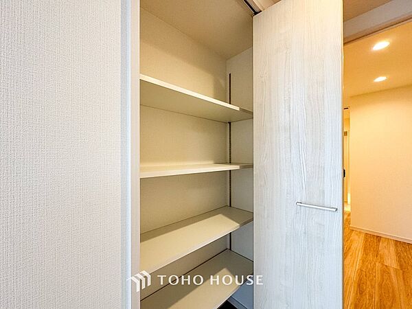 空間を余すところなく有効利用した収納は生活空間をより上質なものにしてくれるでしょう。