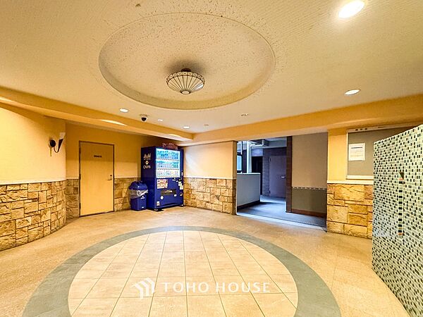 訪れるゲストや住む人を優しく迎え入れてくれる明るい空間です。