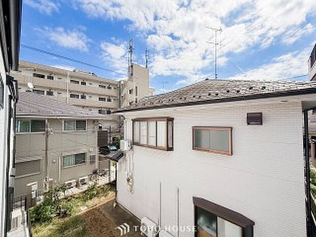 開放的で気持ちの良い眺望と青い空を満喫できます。