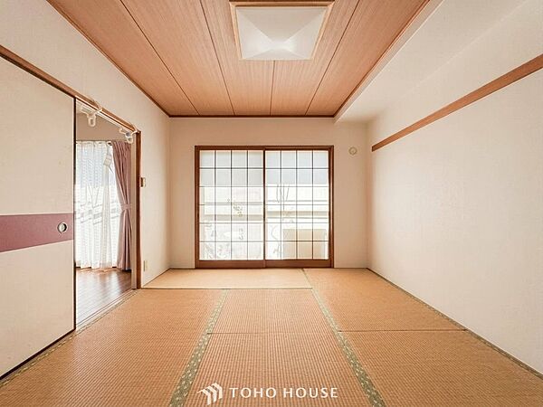 来客時や一息つきたいときなどに利用できる用途多様な空間です。