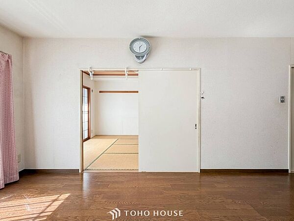 あたたかい日差しがたっぷり降り注ぐLDKは自然と家族の顔があかるい笑顔に。