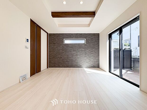 落ち着いた雰囲気に包まれた伸びやかな空間で、ゆったりと家族団らんの時間を過ごせます。