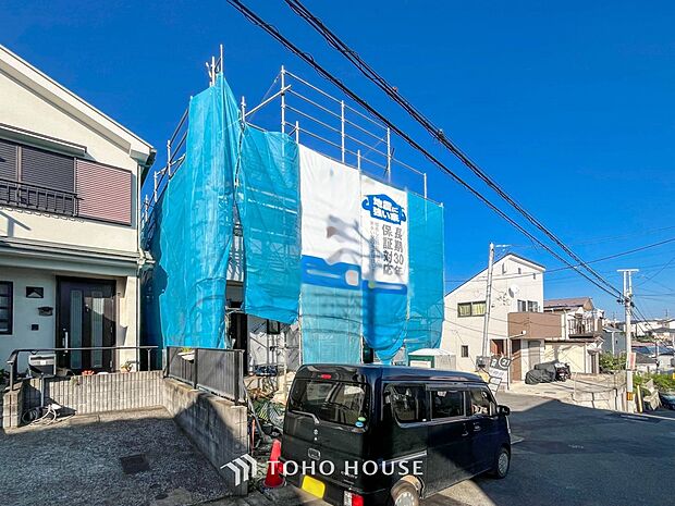 閑静な住宅街の一角、ひと時のくつろぎが生まれ、ゆっくりと愛着が育まれていきます。