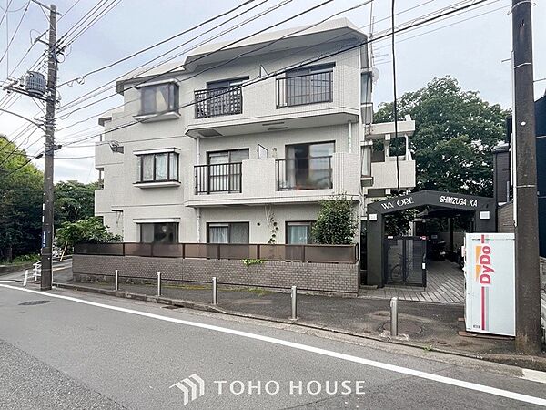 前面道路含む現地写真『快適』は「家」と「街」と「環境」が調和した時に訪れるだと改めて感じさせてくれます。