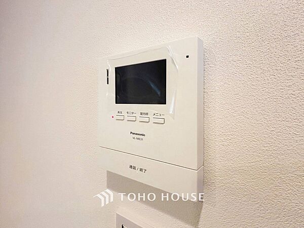 誰が来てもわかる様にモニター付きインターホンを設置。快適と安らぎを合わせた優しい設計。