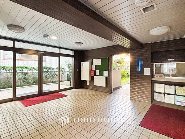 訪れるゲストや住む人を優しく迎え入れてくれる明るい空間です。