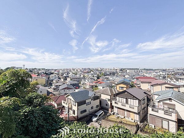 開放的で気持ちの良い眺望と青い空を満喫できます。