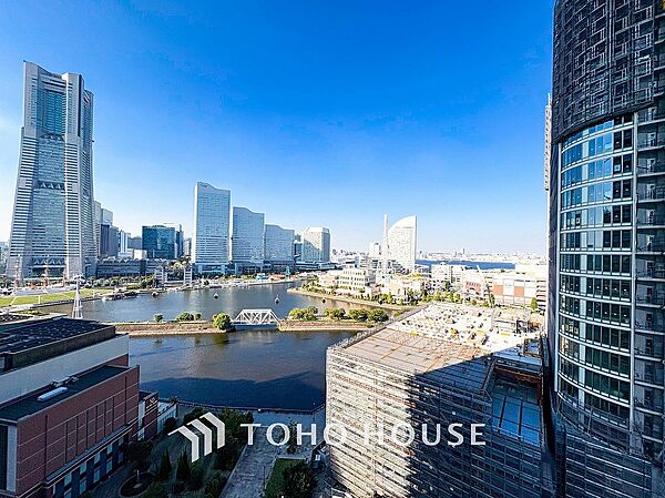 この街ならではの美しい風景を心ゆくまでお楽しみ下さい。