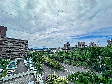 開放的で気持ちの良い眺望と青い空を満喫できます。