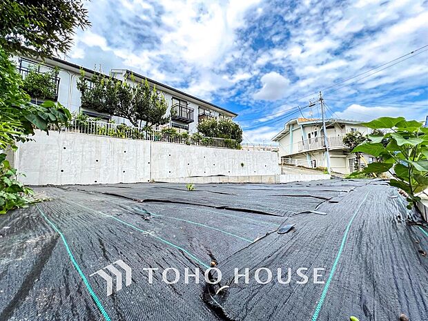 閑静な住宅地で小さなお子様がいるご家族にも安心な住環境が魅力です。