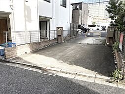 東京都渋谷区神宮前３丁目