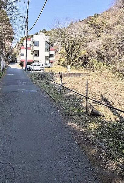 現地写真（古屋有り）