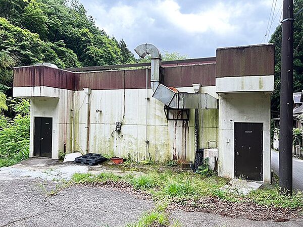 現地写真（古屋有り）