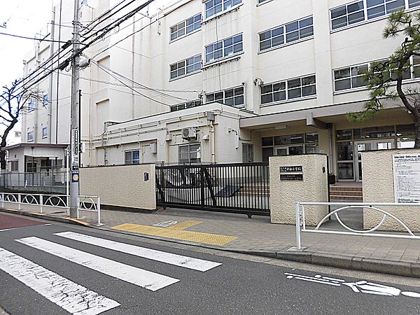 区立中根小学校まで（300m）