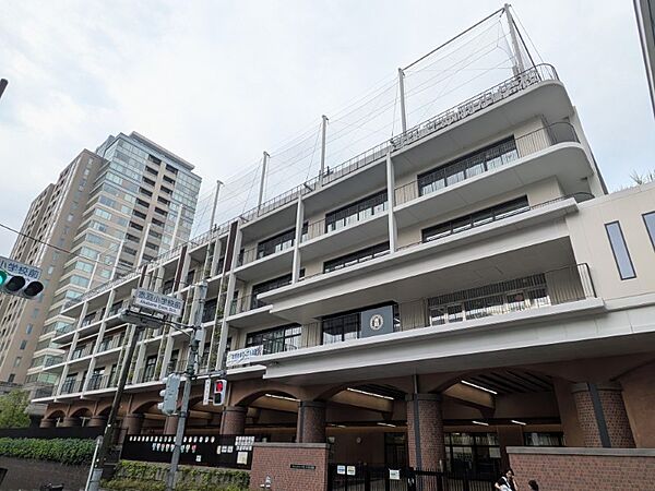 区立赤羽小学校まで（290m）